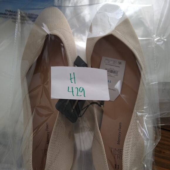 [H429] Time and Tru Cream Loafers Soft Fabric Flats, Size 11 - Picture 5 of 5